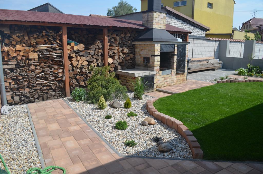Ubytovani U Muzea Hracek Lednice Exterior foto